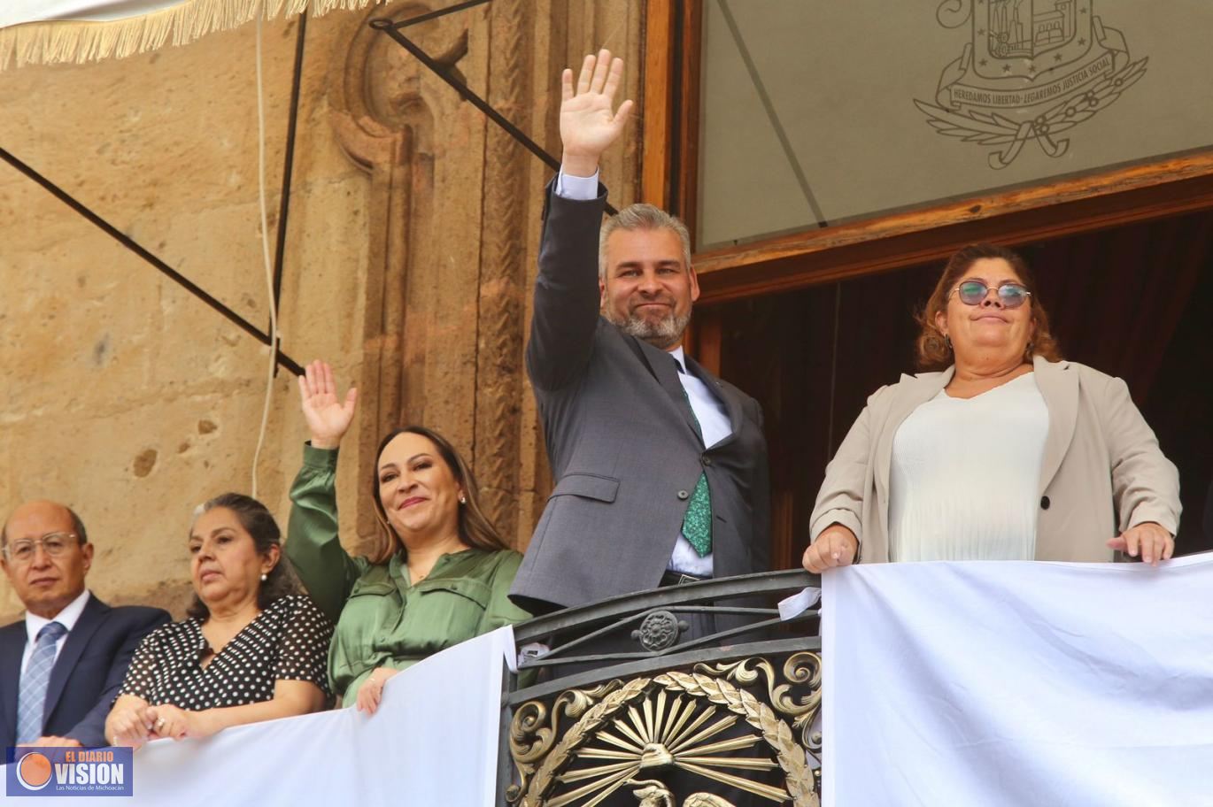 Celebran Bedolla y michoacanos Desfile Cívico Militar