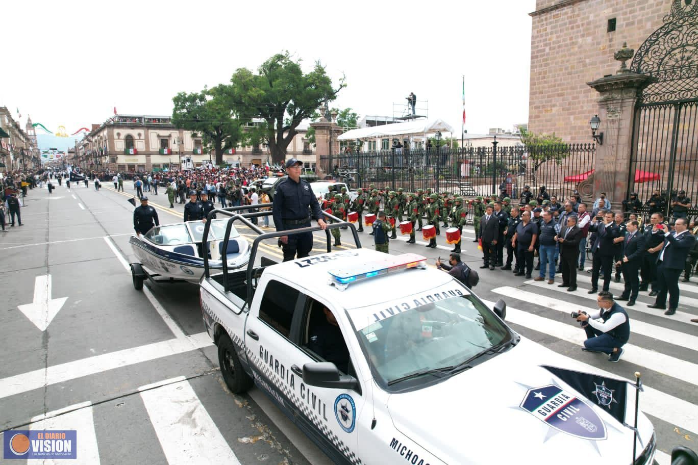 Con alegría disfrutan miles de michoacanos desfiles cívico-militares