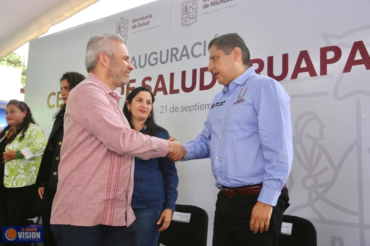 Inaugura Bedolla Centro de Salud en Uruapan