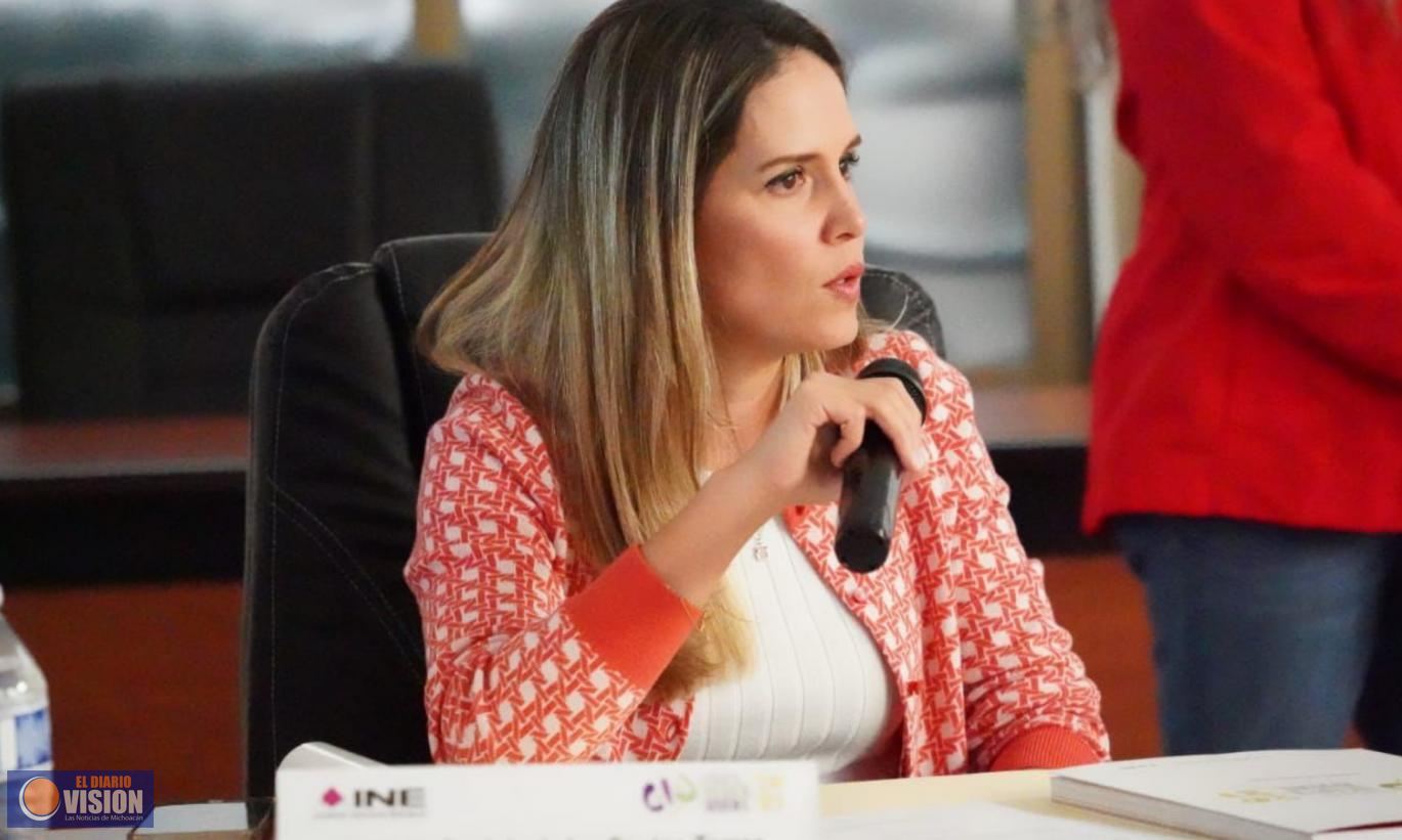 Daniela de los Santos se compromete a elevar a política pública las voces de la niñez 