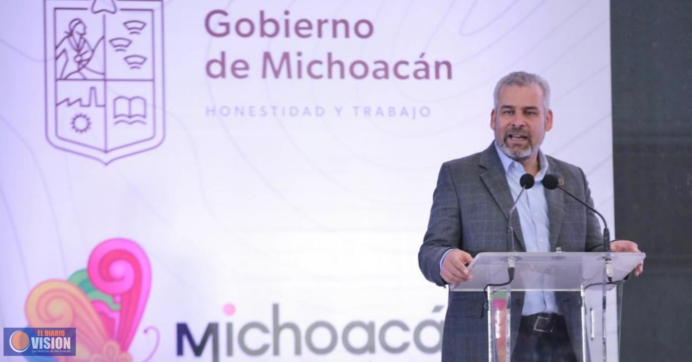 Inaugura Bedolla Congreso Estatal de Turismo en Morelia