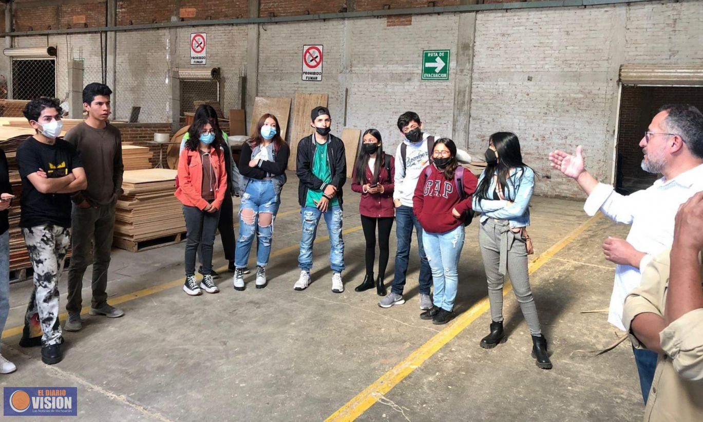 Alumnos de Ingeniería Industrial, visitan la empresa Tomper, S.A.