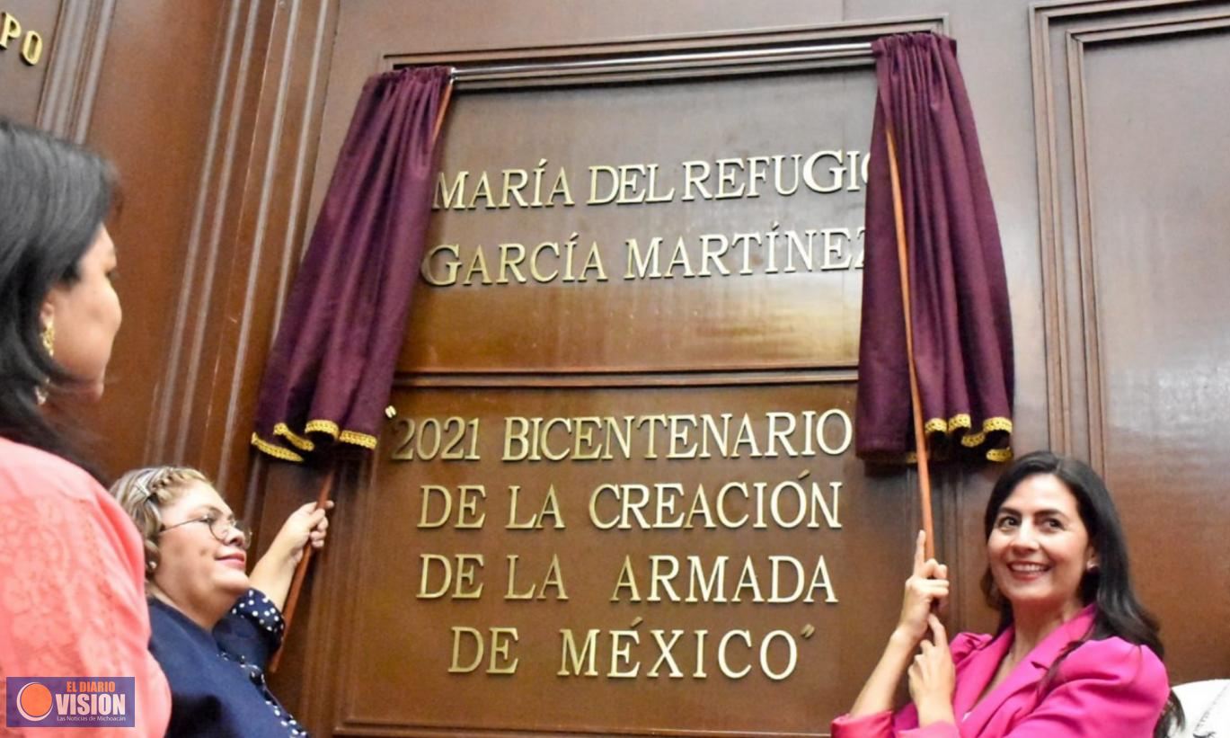 Rinde homenaje a María del Refugio García; inscribe su nombre en letras de oro