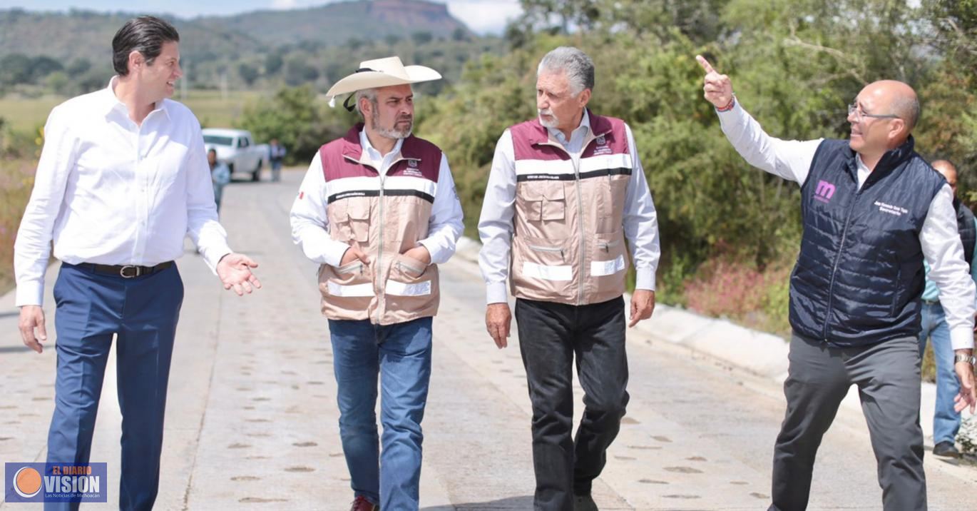 Gobierno de Michoacán rehabilitó carreteras Lagunillas-El Correo y Cuto de la Esperanza-Teremendo