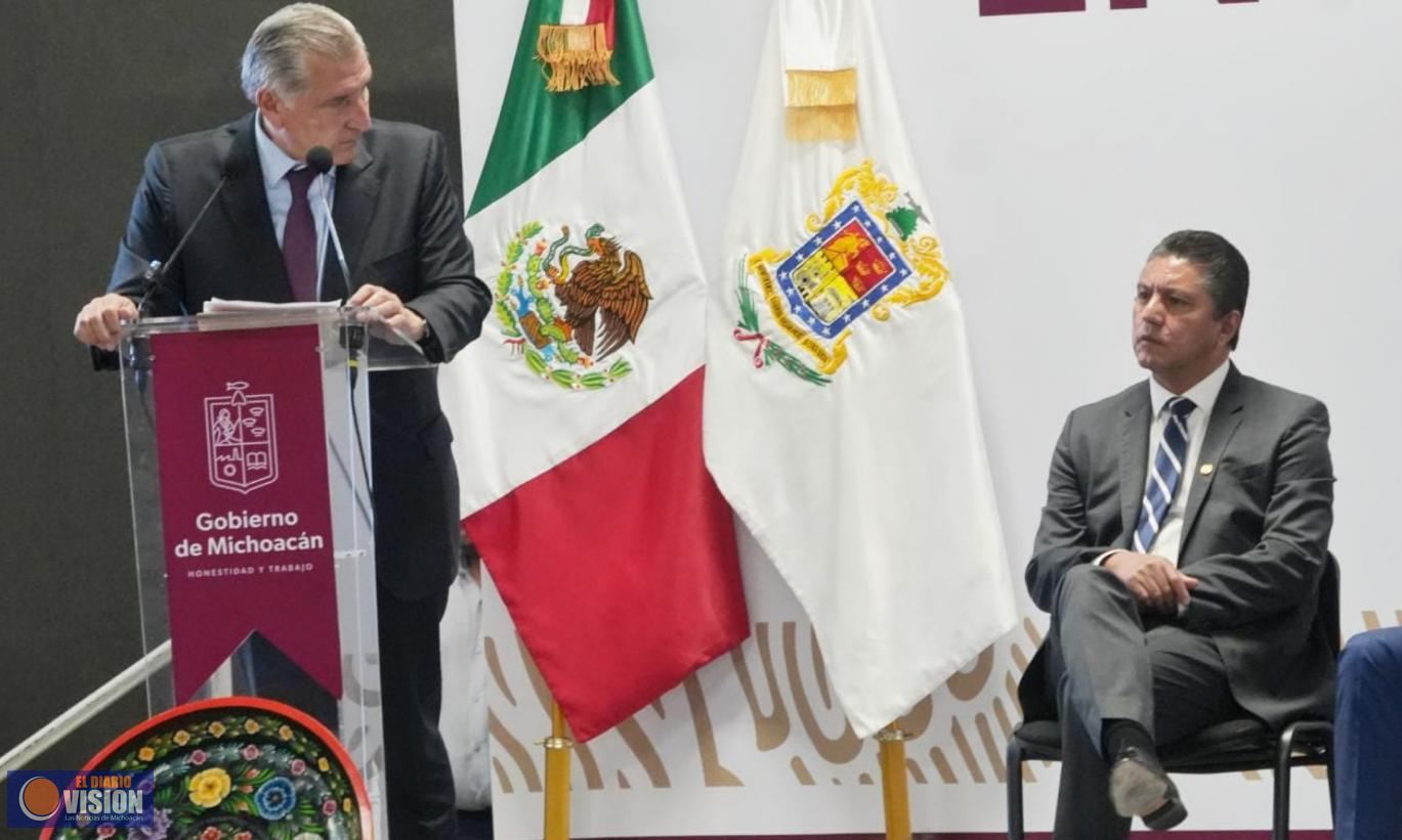 Raúl Cárdenas en el encuentro con sociedad civil para fortalecer la gobernabilidad 