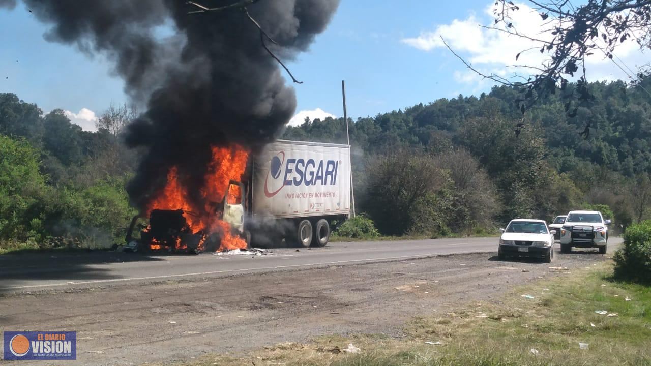 Apegada a derecho, detención de supuestos egresados normalistas que incendiaban coche: Segob