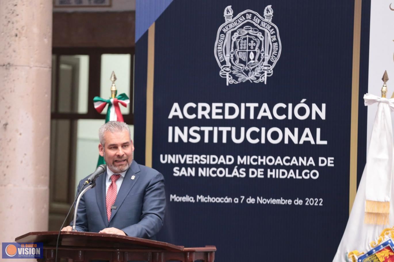 Atestigua Bedolla  acreditación institucional a la UMSNH