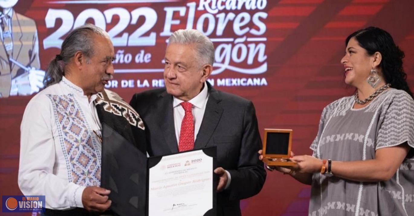 Artesano michoacano recibe Premio Nacional de Artes y Literatura 2020 y 2021