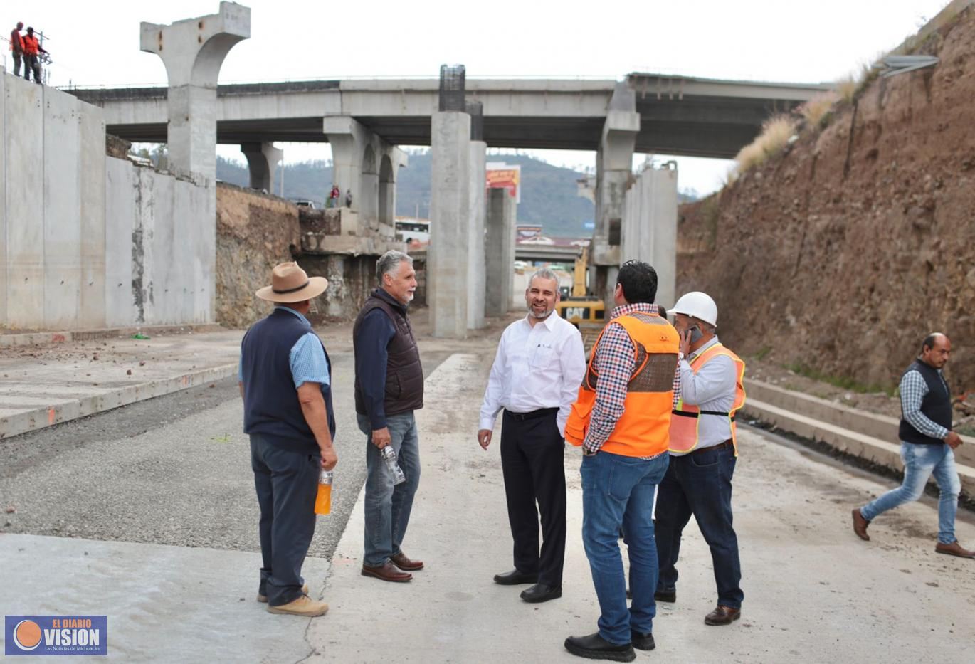 Supervisa Bedolla avances de obra del distribuidor vial de Mil Cumbres