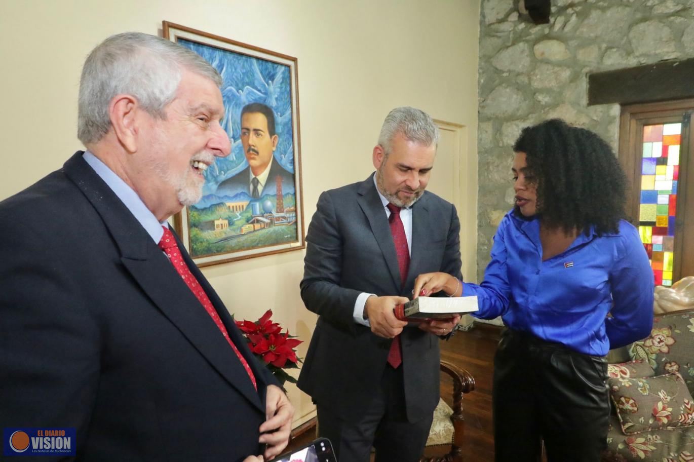 Bedolla y Embajada de Cuba impulsarán especialización de médicos michoacanos