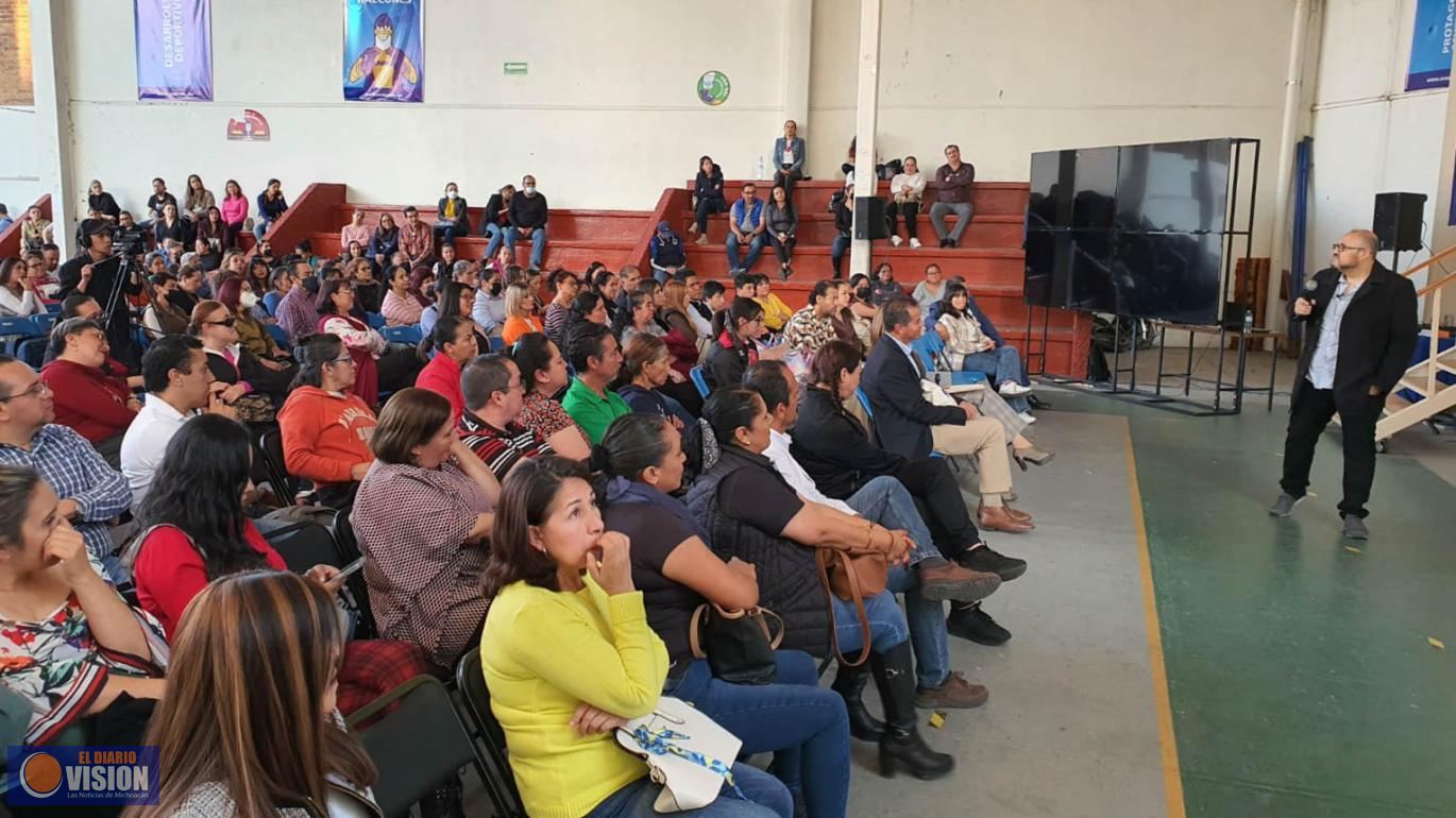 Participa SSM en primera edición de la escuela para padres de la UVAQ