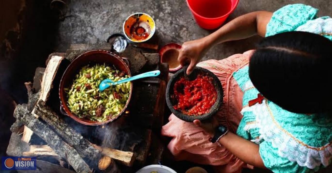 Mujeres, indispensables para mantener gastronomía como Patrimonio: Sectur