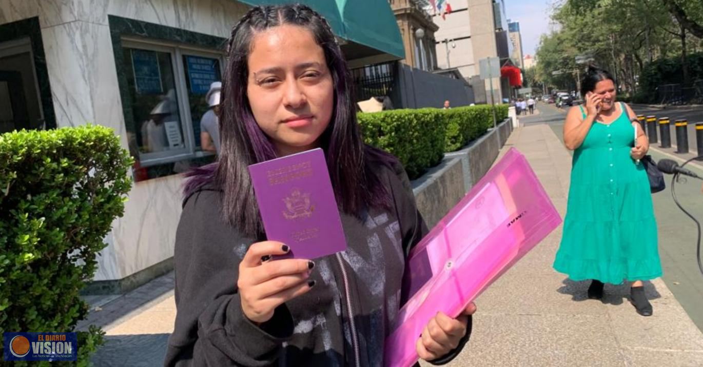 Renuevan pasaporte a hermana de Ana Fernanda Basaldua, la soldado hallada muerta en Texas