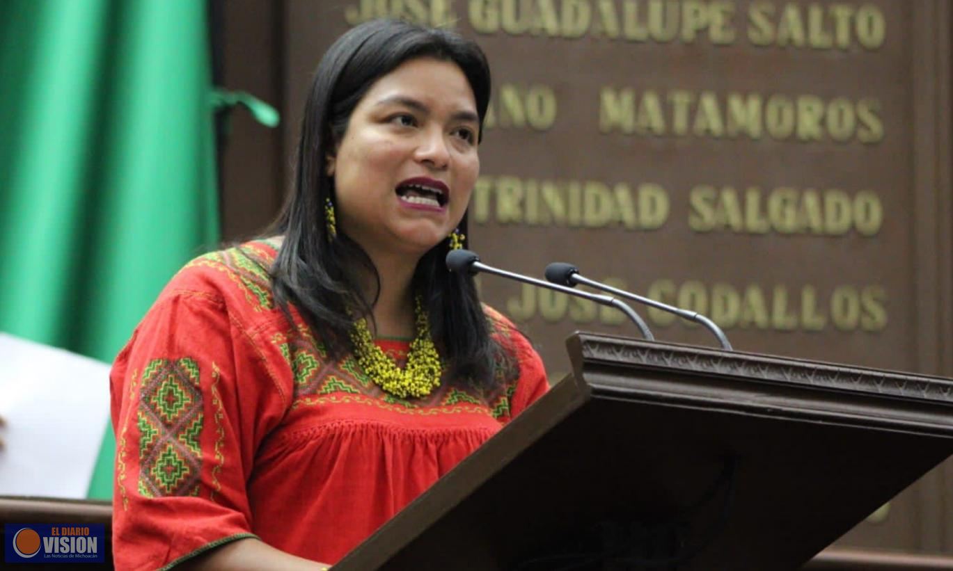 Cristaliza Eréndira Isauro, presentación de iniciativa ciudadana LGBT+ Rights