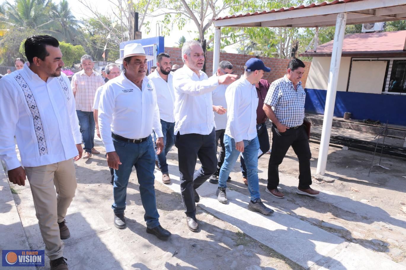 Supervisa Bedolla trabajos de reconstrucción en escuelas de la Costa