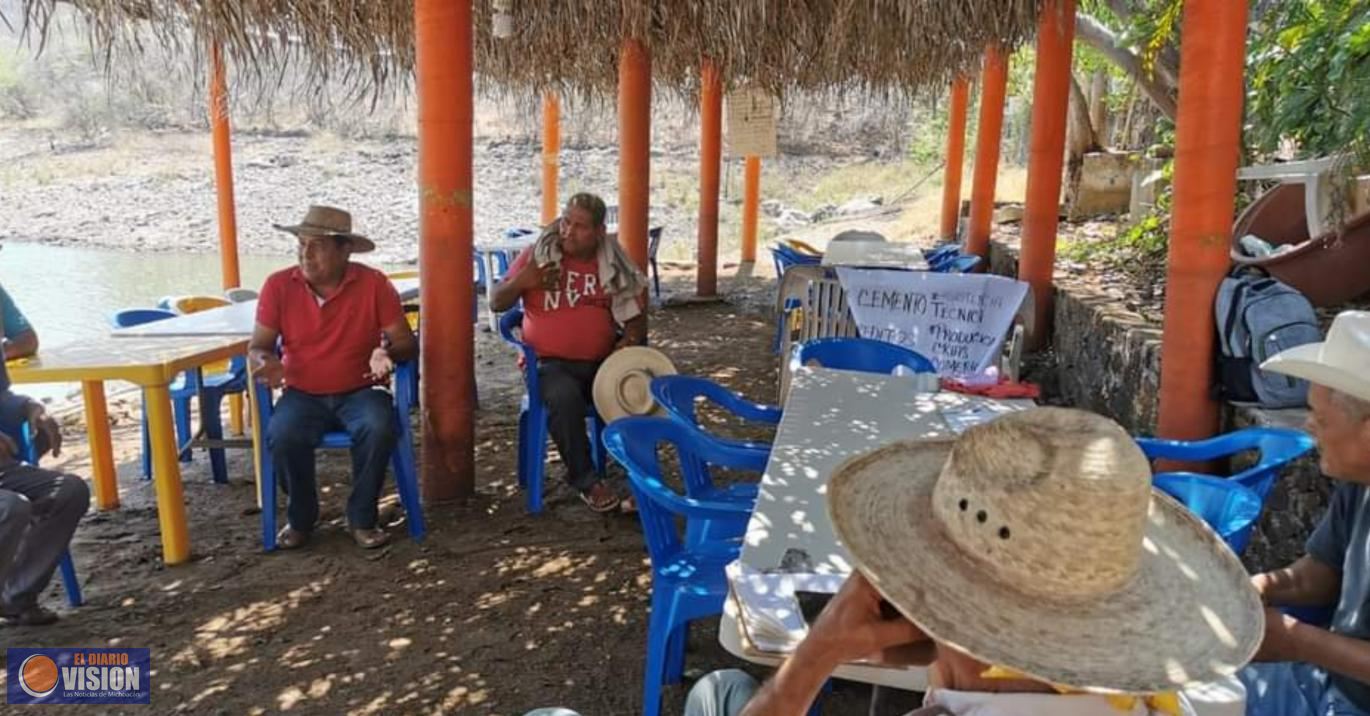 Compesca asesora a pescadores y acuacultores del municipio de La Huacana 