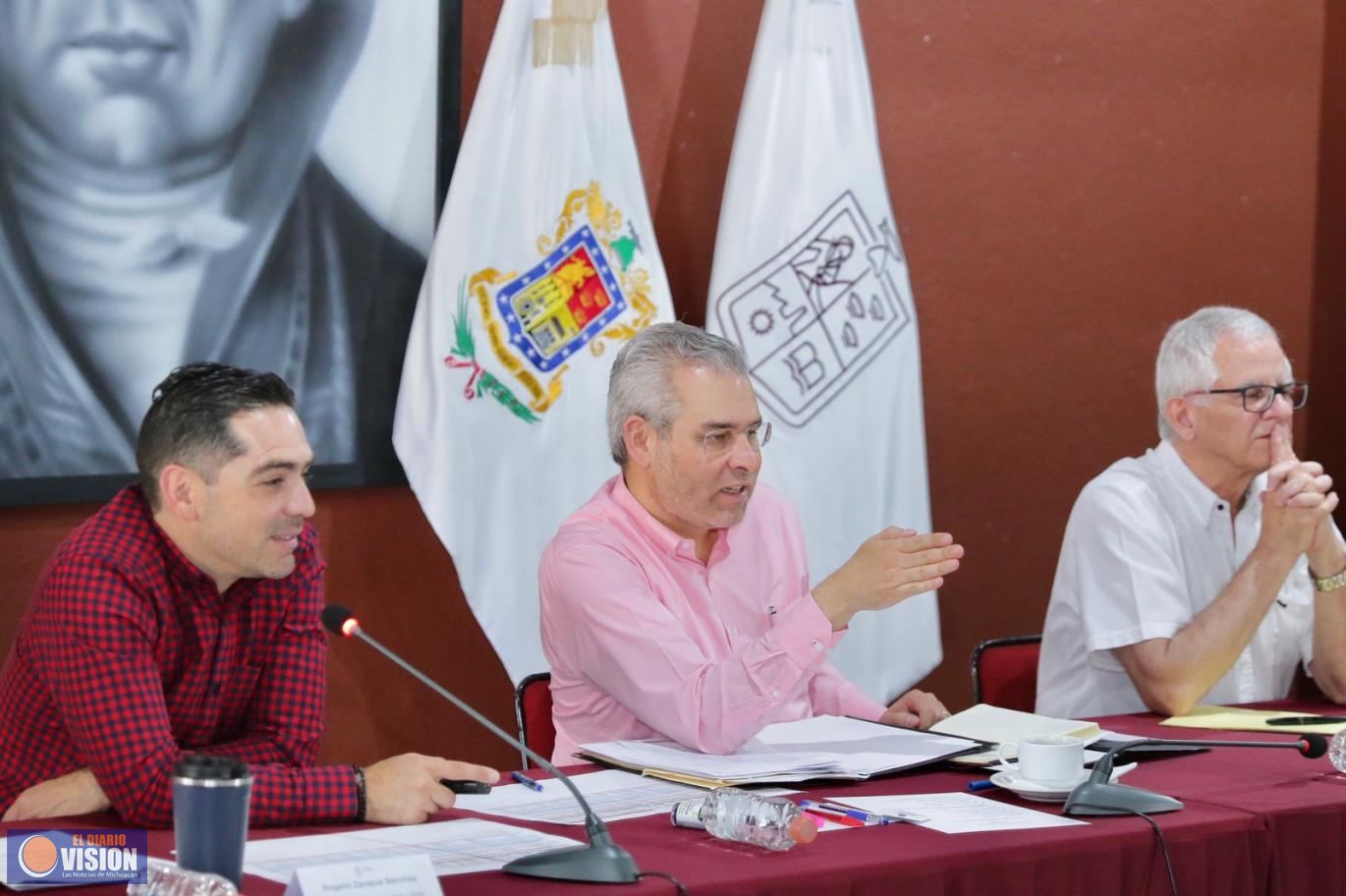 Anuncia Bedolla rehabilitación de 296 km de carreteras en el Bajío