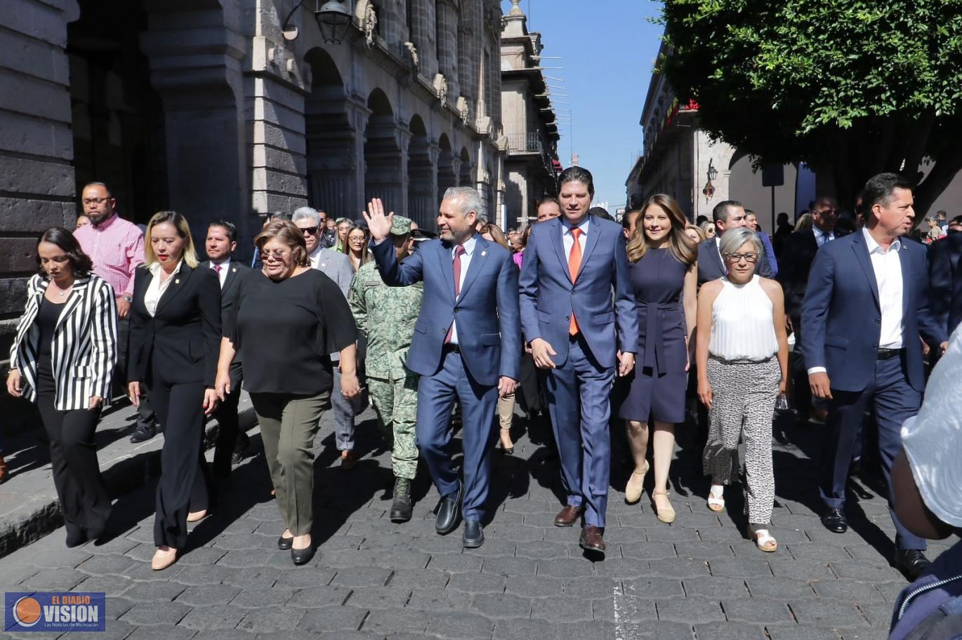 Participa Bedolla en recorrido de Bando Solemne por 482 aniversario de Morelia