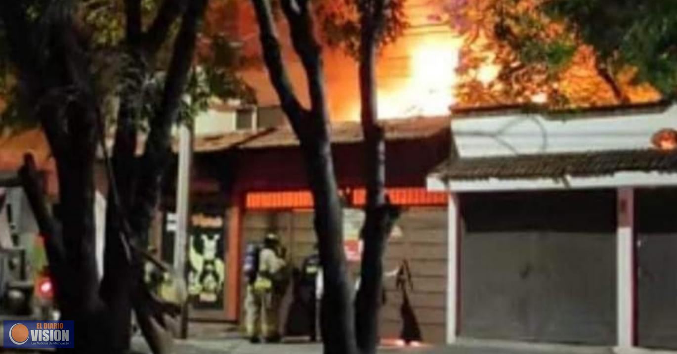 Arde taquería al sur de Morelia 