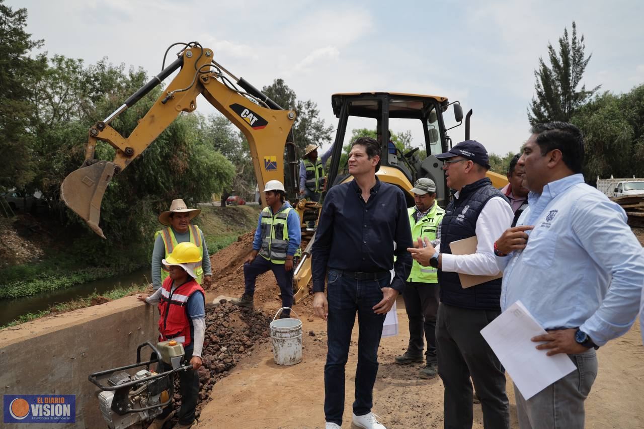 Con recursos propios, construye Gobierno Municipal puente vehicular sobre el Río Grande