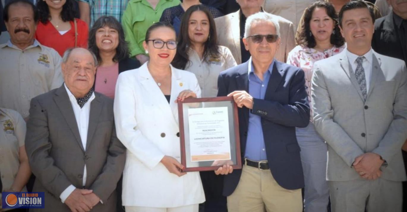 Recibe Licenciatura de Filosofía la reacreditación por parte de la COAPEHUM