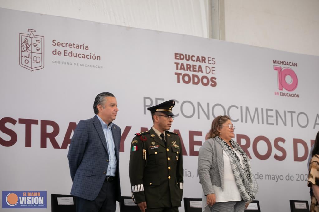 Reconoce SFA responsabilidad de docentes en formación de generaciones actuales