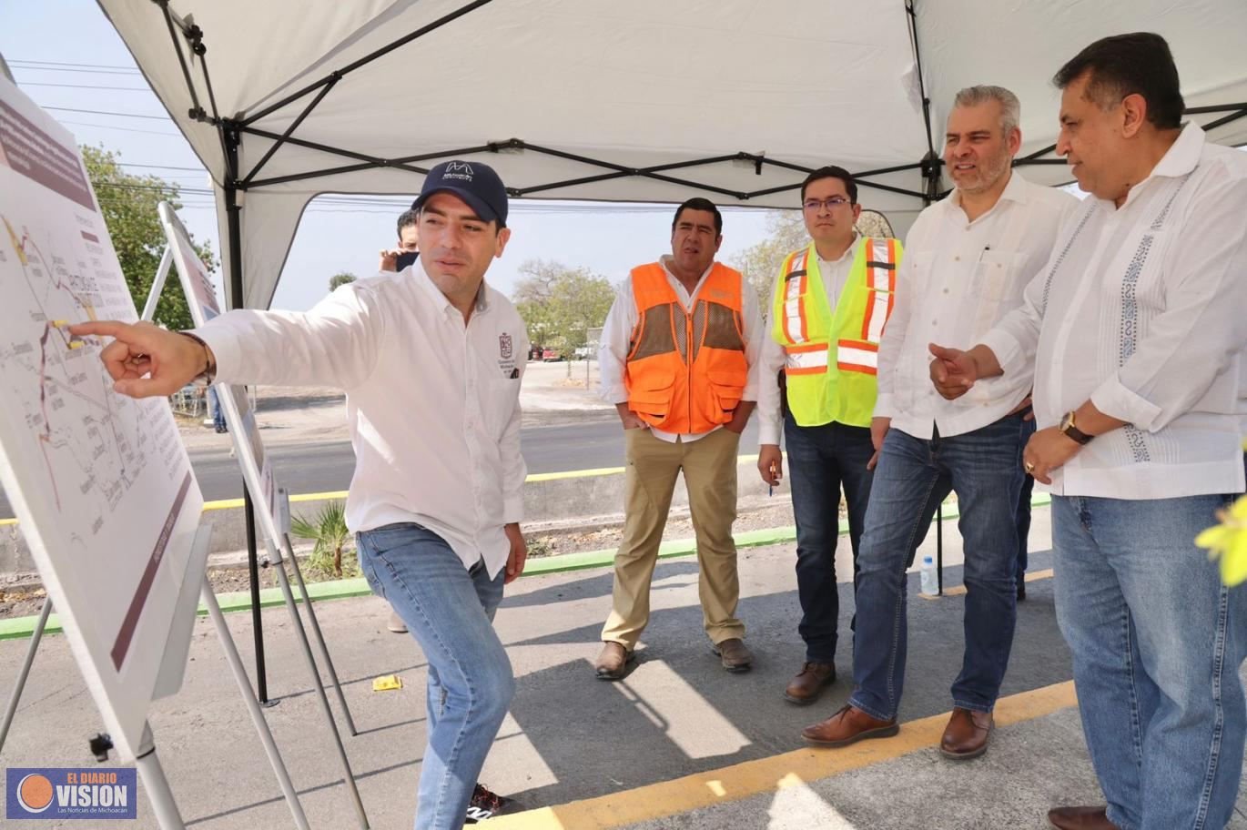 Supervisa Bedolla obra carretera en Apatzingán