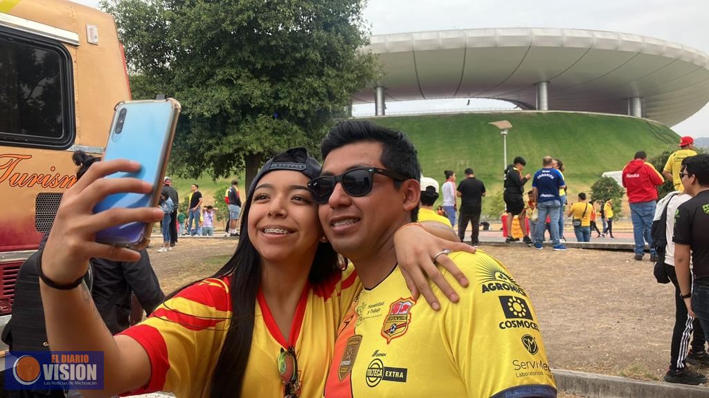 Llegan más de 2 mil aficionados al estadio Akron para apoyar al Atlético Morelia