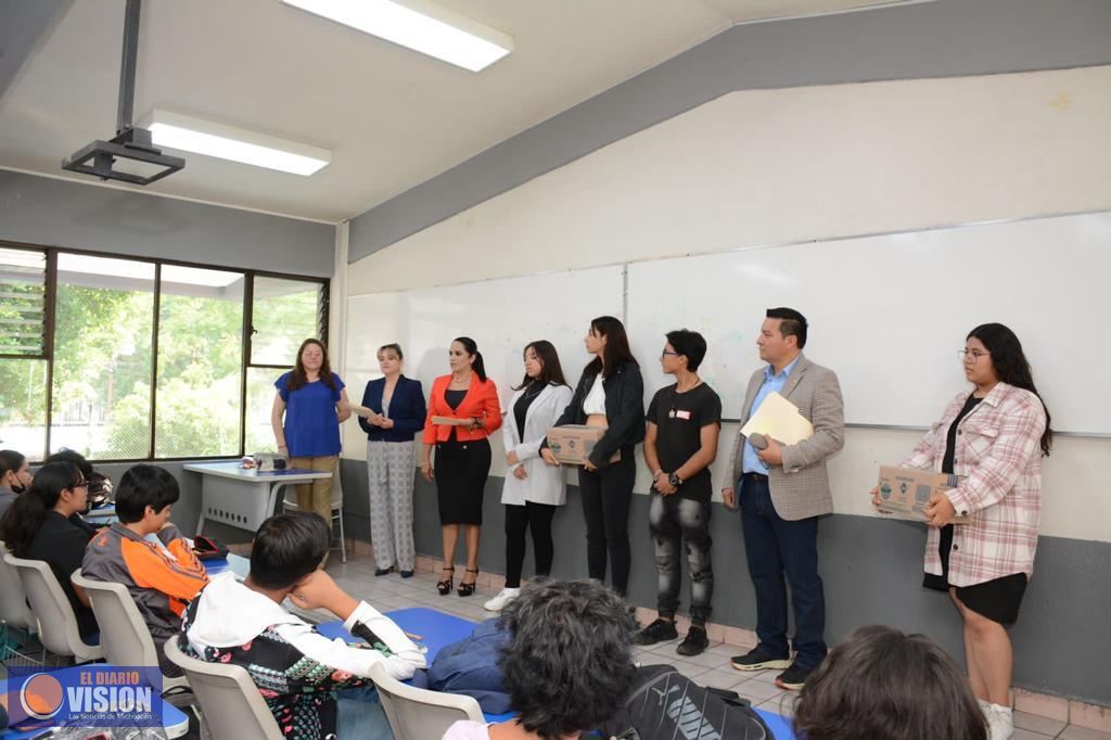 Se realiza la Jornada de Menstruación Digna en bachilleratos nicolaitas