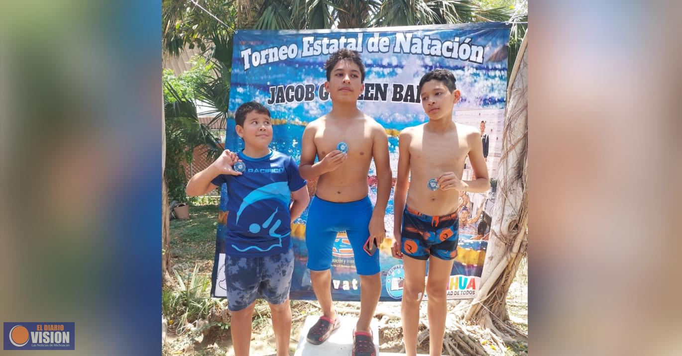 Luce tritón moreliano en Campeonato Estatal de Natación para Novatos, en Guerrero