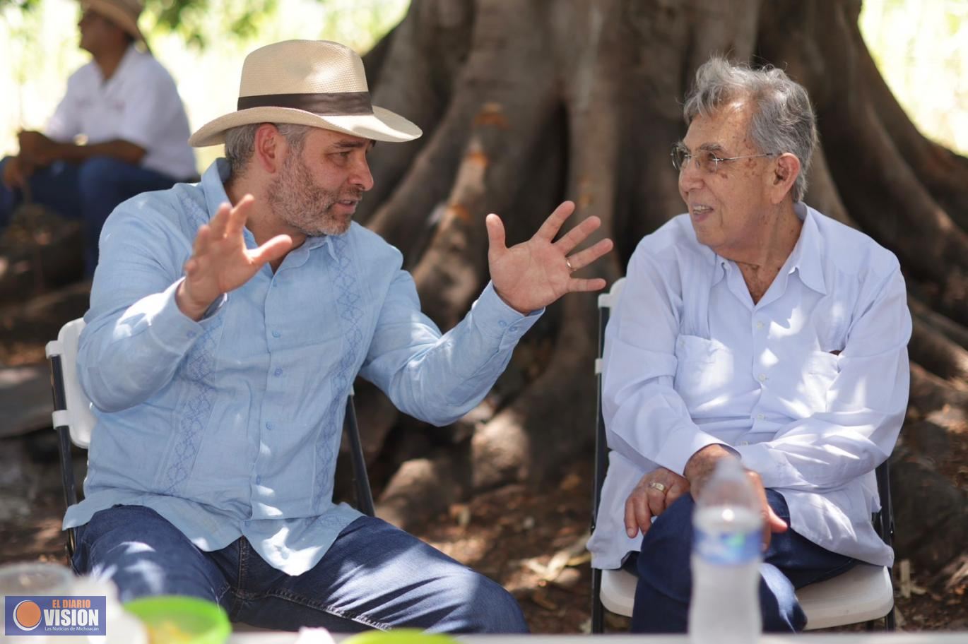 Bedolla y Cuauhtémoc Cárdenas visitan rancho ganadero de Tipítaro*