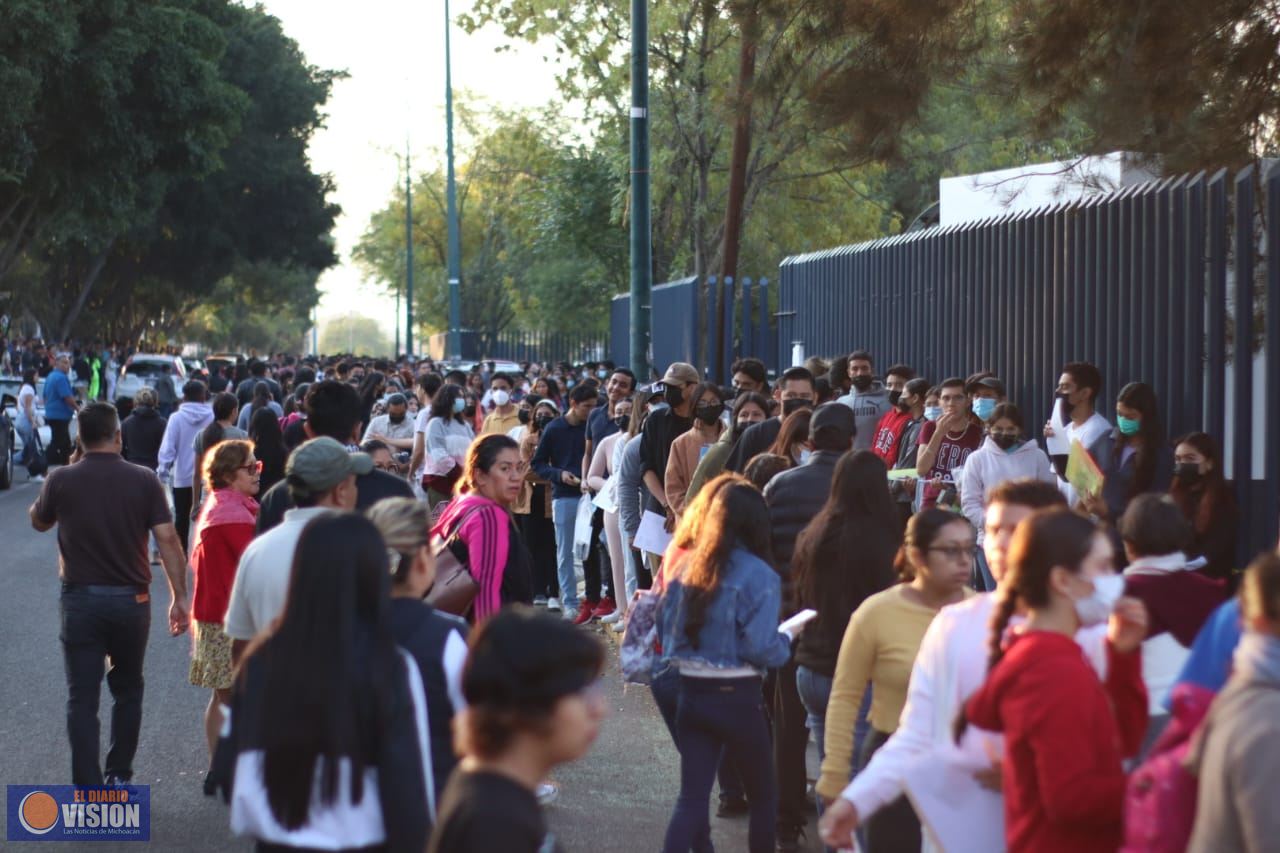 Comienzan a llegar a CU los aspirantes a ingresar a la Universidad Michoacana