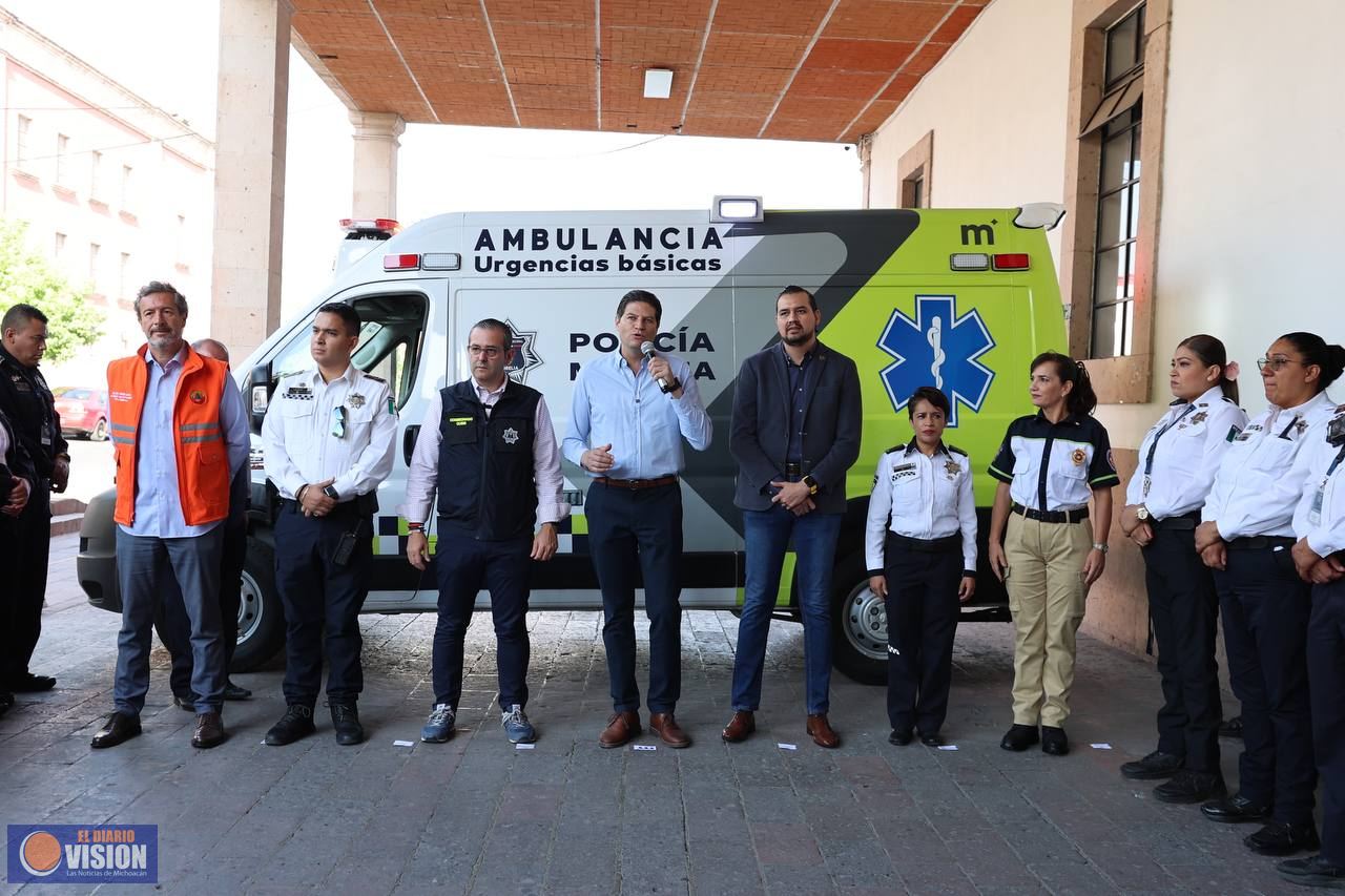 Entrega Alfonso Martínez, más y nuevas ambulancias para la ciudad