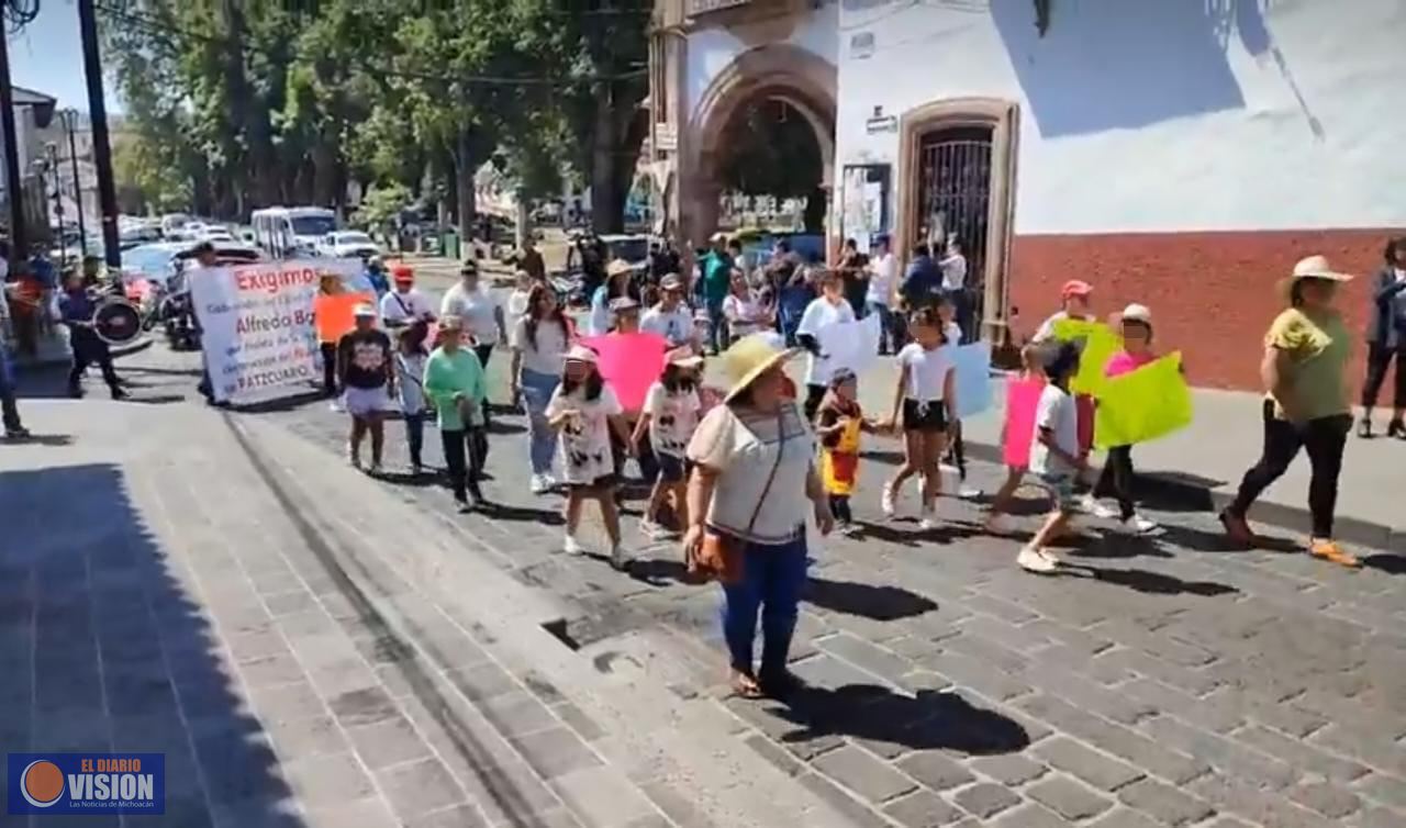 Condena Sipinna utilización de niñas y niños en manifestaciones con fines políticos en Pátzcuaro