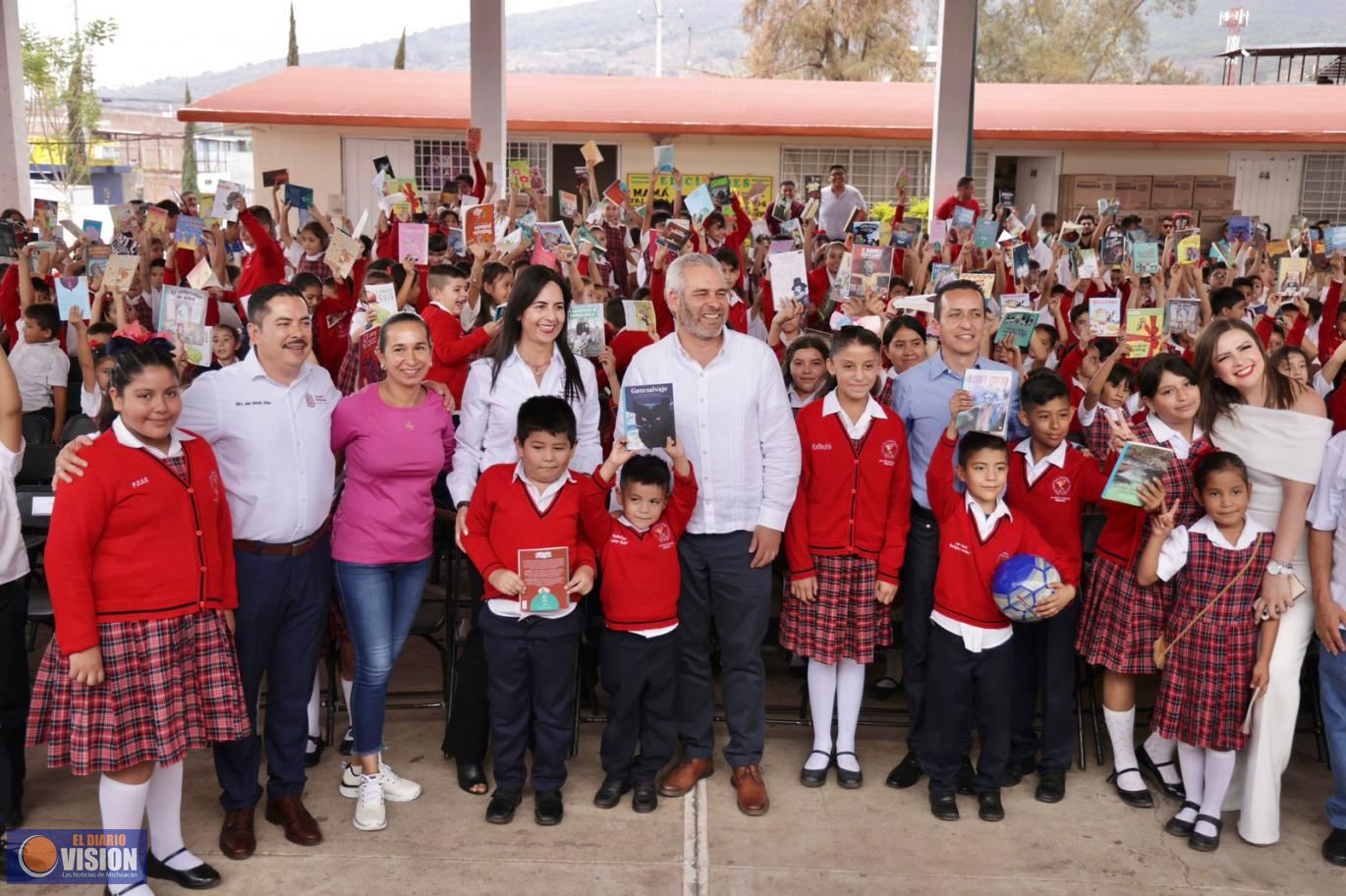 Bedolla beneficia escuelas de Los Reyes con más de 5 mdp en material educativo