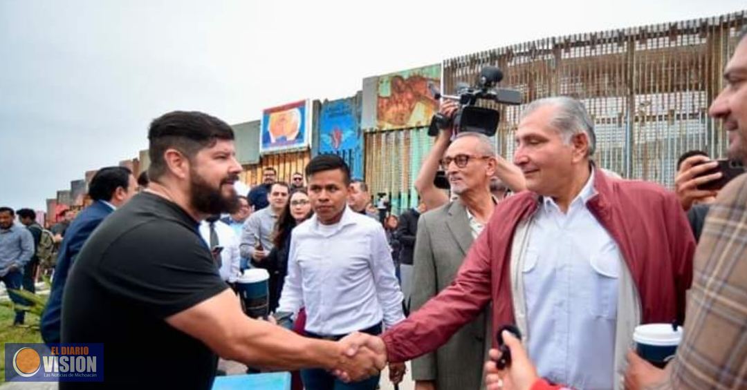 Reconoce Adán Augusto López Hernández a migrantes; pide construir puentes, no muros