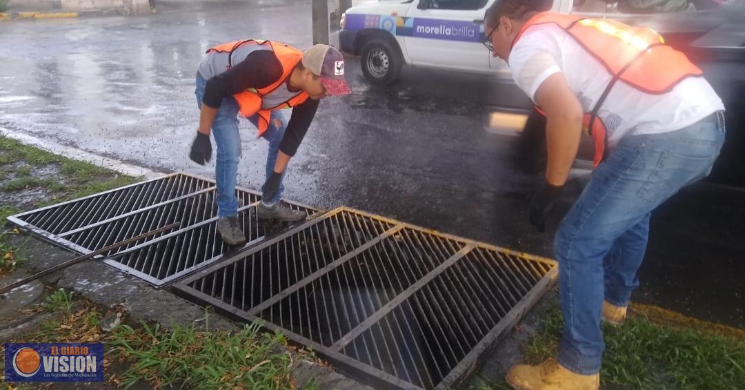 Ayuntamiento de Morelia trabaja permanentemente en limpieza de cunetas y alcantarillas