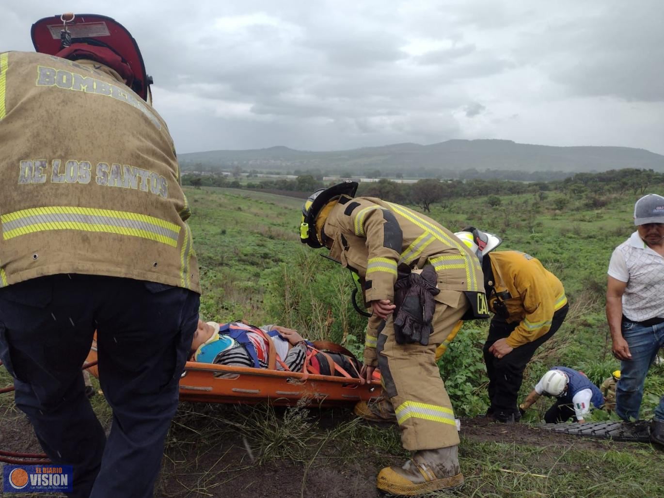 Atiende PC estatal accidente de autobús en Charo