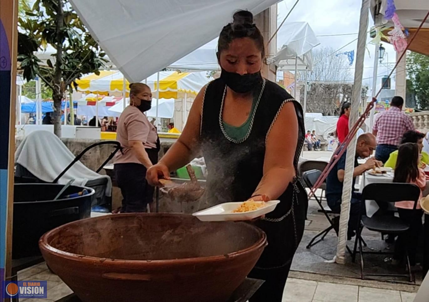 En su edición 2023, Feria del Mole de la Tenencia de Santa María de Guido, suma otro éxito