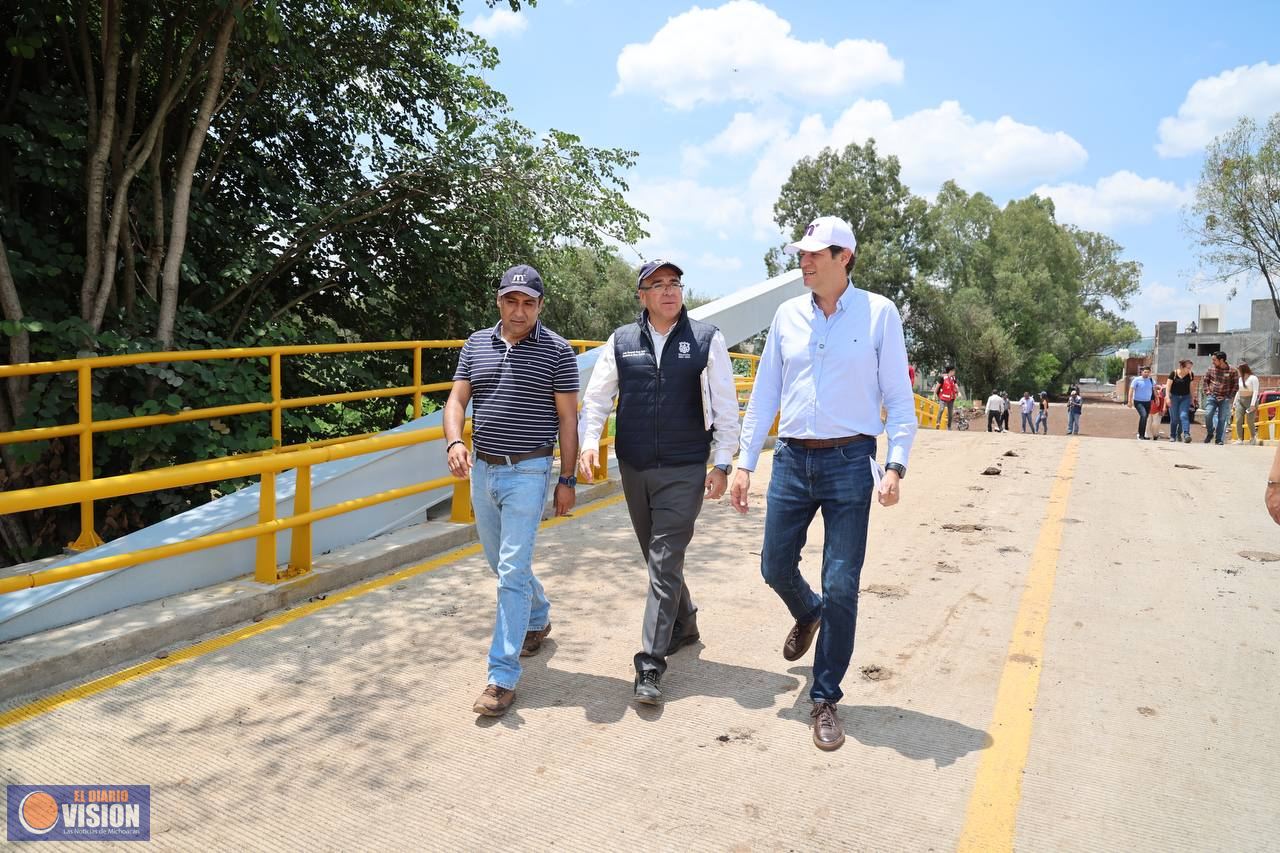 Gobierno Muncipal construye puente vehicular que conecta San Juanito Itzícuaro con Libramiento