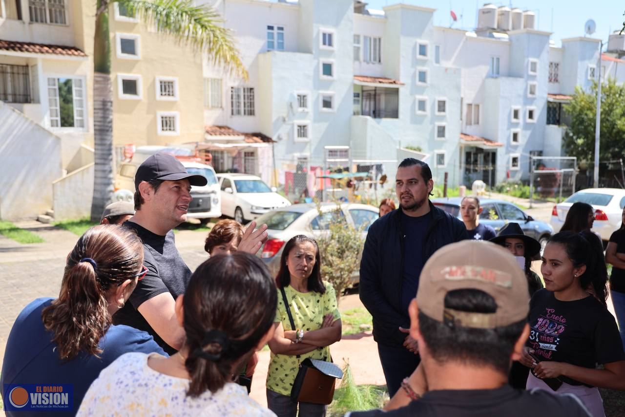 Llama Alfonso Martínez a colonos de Villas del Pedregal a cuidar juntos los espacios públicos