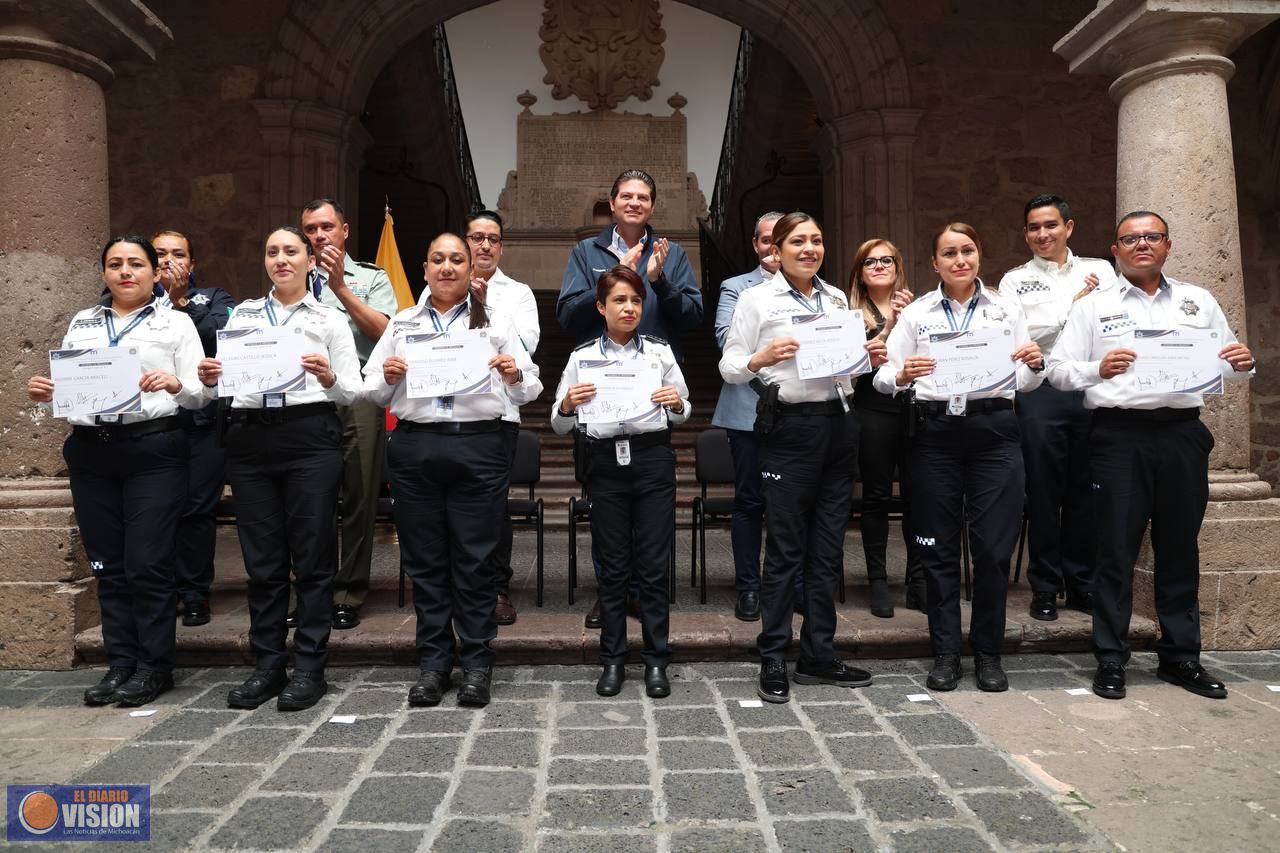 Policía Nacional de Colombia certifica a 36 policías de Morelia en Construcción de la Paz