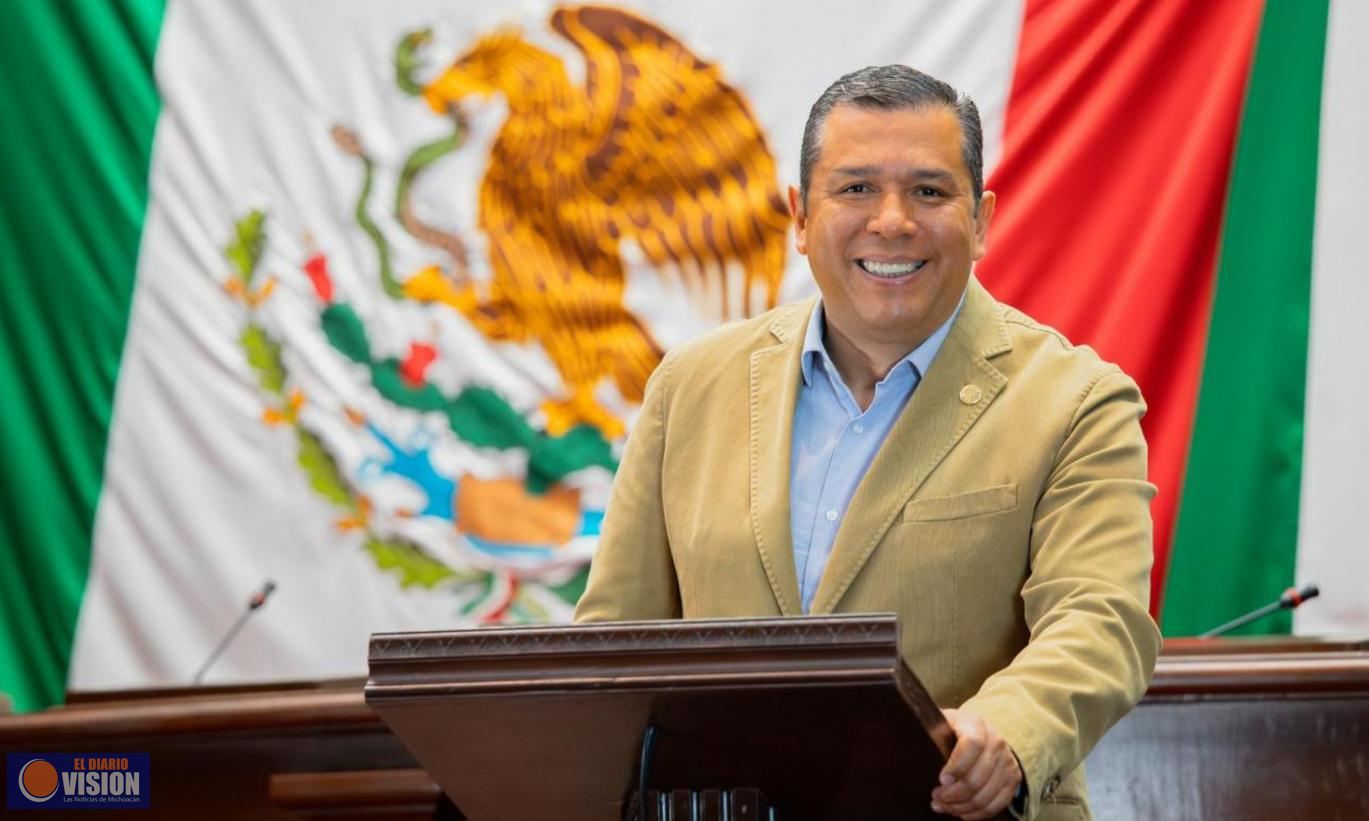 Juan Carlos Barragán entregó al pueblo de Michoacán su Segundo Informe Legislativo