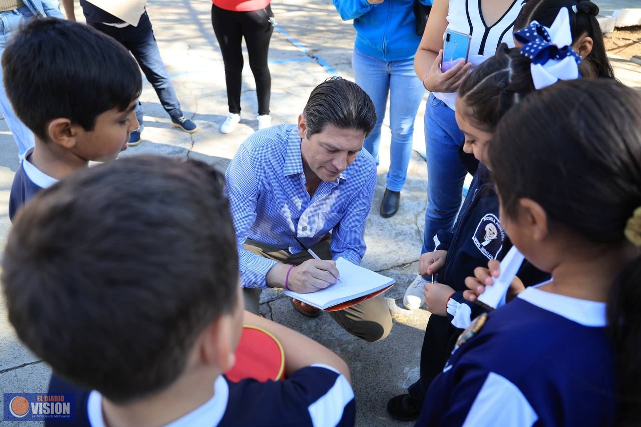 Alfonso Martínez arranca programas de apoyos escolares