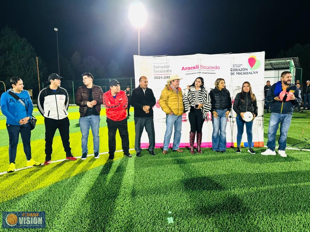 Inaugura Araceli Saucedo Reyes,  Rehabilitación de la Cancha de Fútbol 7 en Santa Clara del Cobre