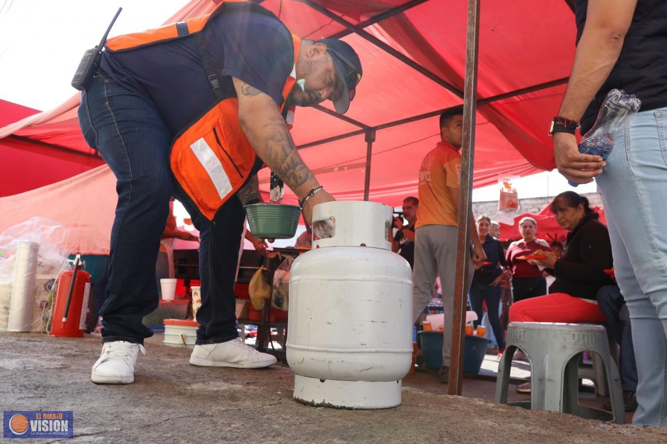 Gobierno Municipal supervisa cilindros de gas en tianguis