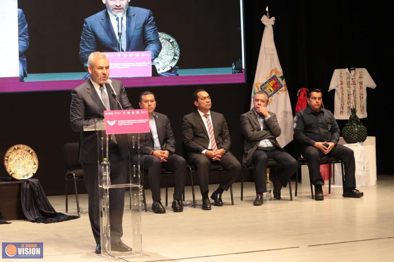 Inaugura Bedolla Congreso Internacional en Prevención del Delito