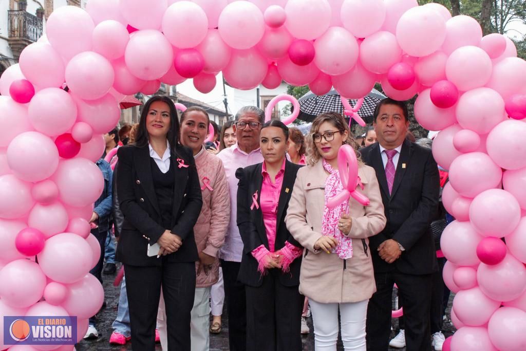 Una prevención a tiempo salva tu  vida; Andrea Rodríguez  en el Día Rosa en Pátzcuaro