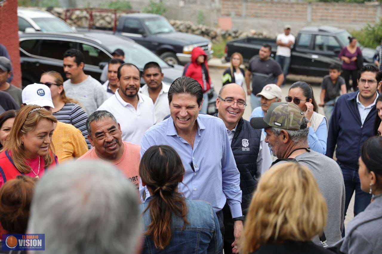 Alfonso Martínez recorre calles y supervisa obras en El Durazno