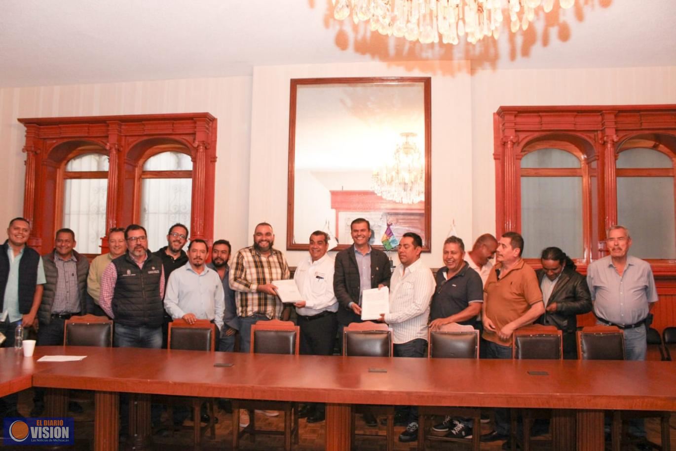 Cumple Gobierno de Michoacán acuerdo con transportistas de Uruapan